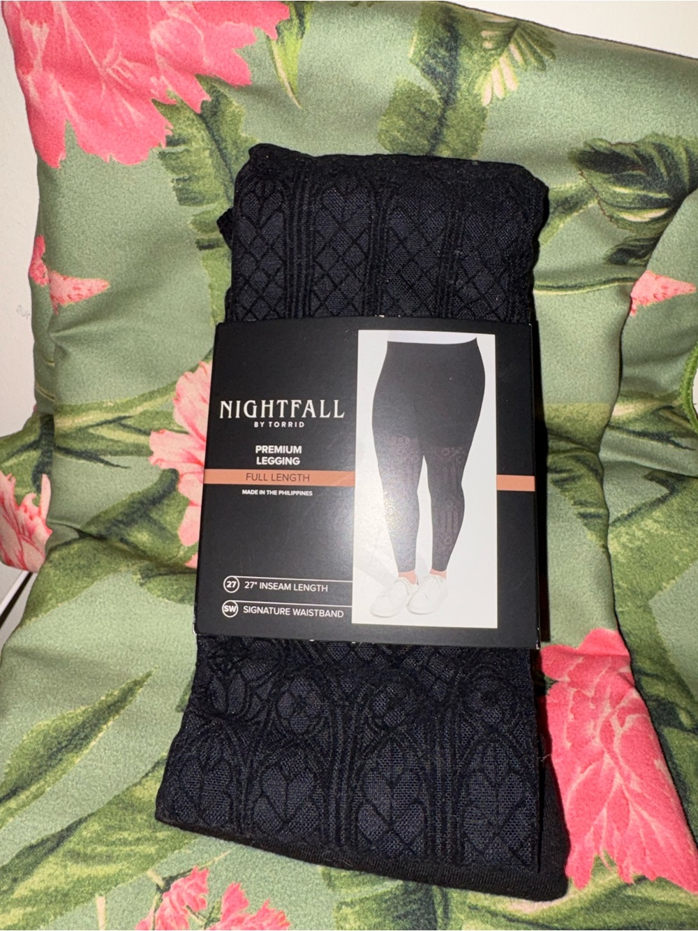 torrid 00 Nightfall Gothic Cathedral Windows Mesh Panel Leggings NEW - Picture 2 of 5